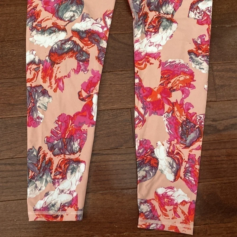 Victoria Sport Leggings - Picture 3 of 6